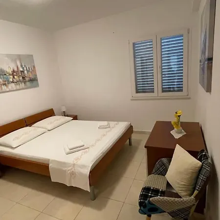 Kvesic Apartamento