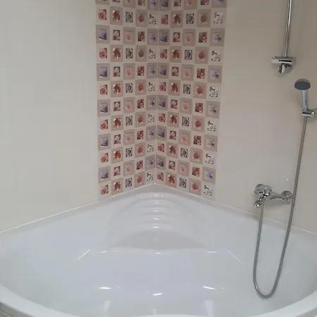 Kvesic Apartament *