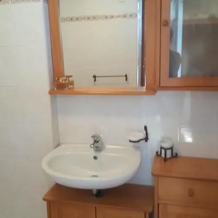 Kvesic Apartament *